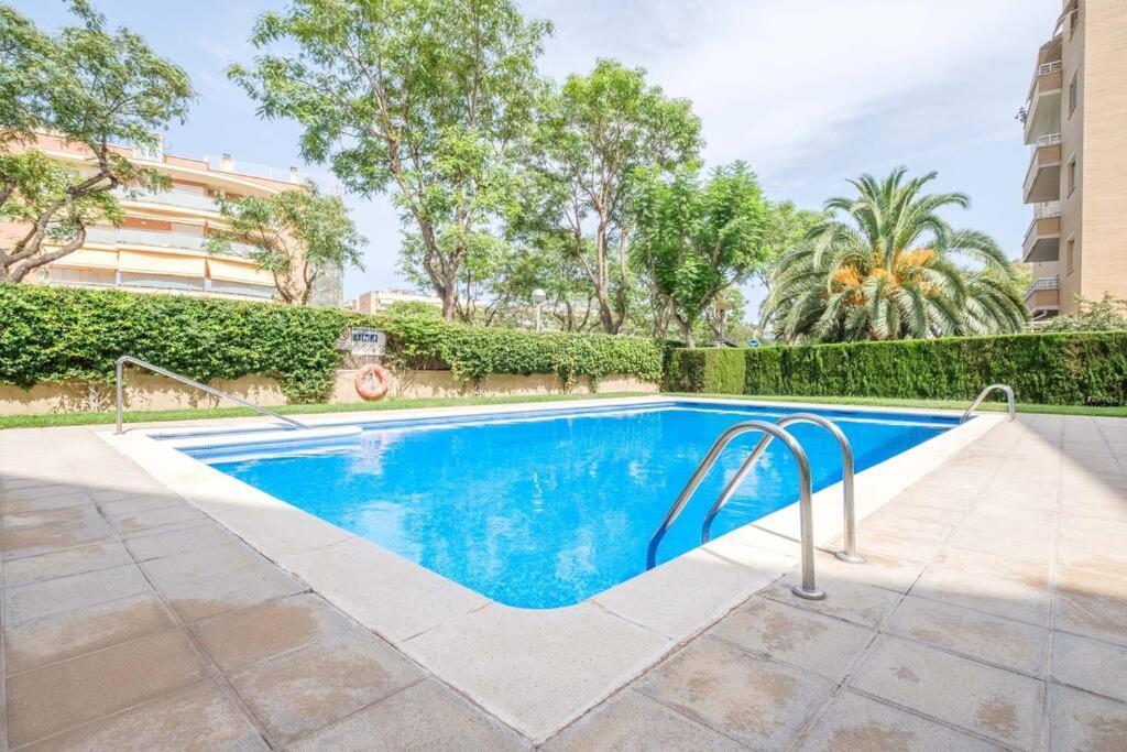 Apartamento En Complejo Residencial, Con Piscina. Салоу Экстерьер фото